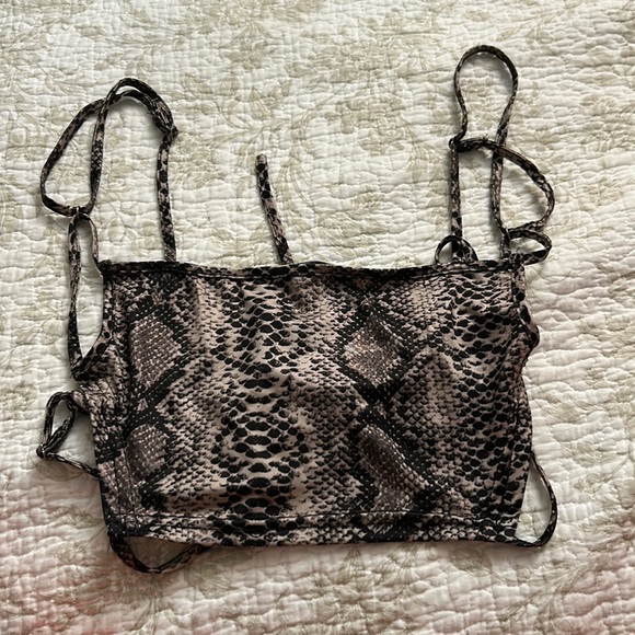 Top - Picture 1 of 1